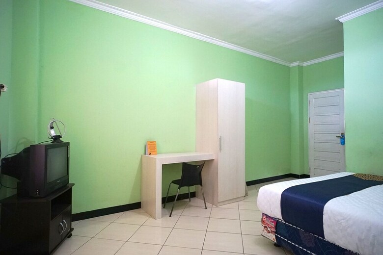 Hostal Spot On 2729 Marzan Syariah Guest House