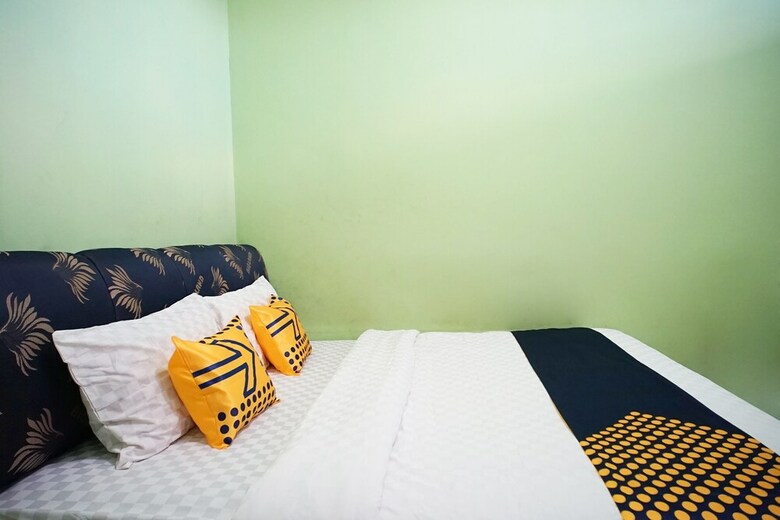 Hostal Spot On 2729 Marzan Syariah Guest House