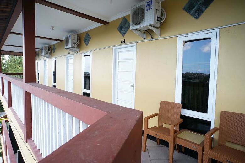 Hostal Spot On 2729 Marzan Syariah Guest House
