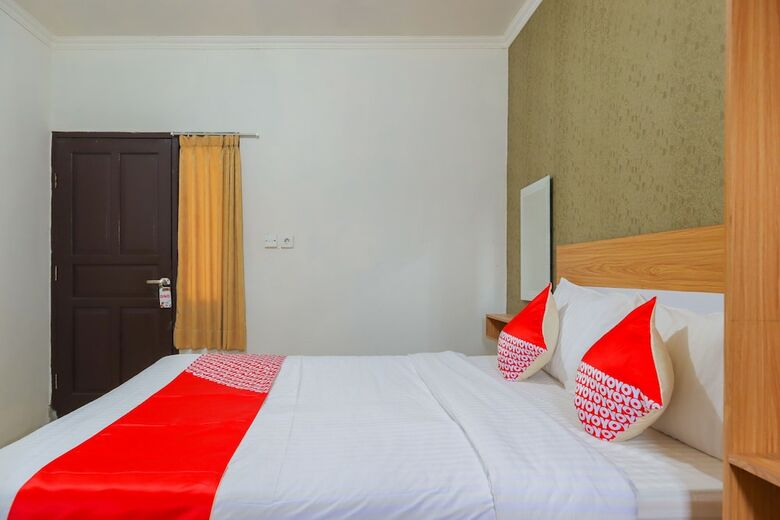 Hostal Assirot Residence