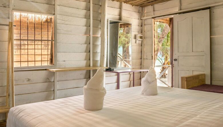 Hotel Sandy Beach Bungalows