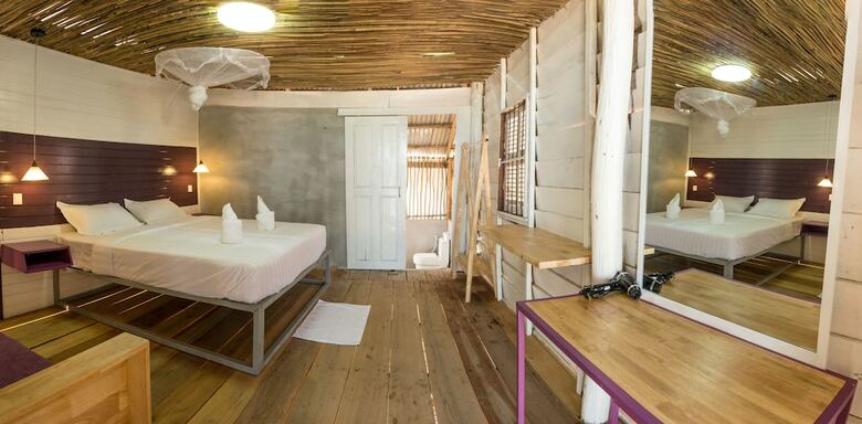 Hotel Sandy Beach Bungalows