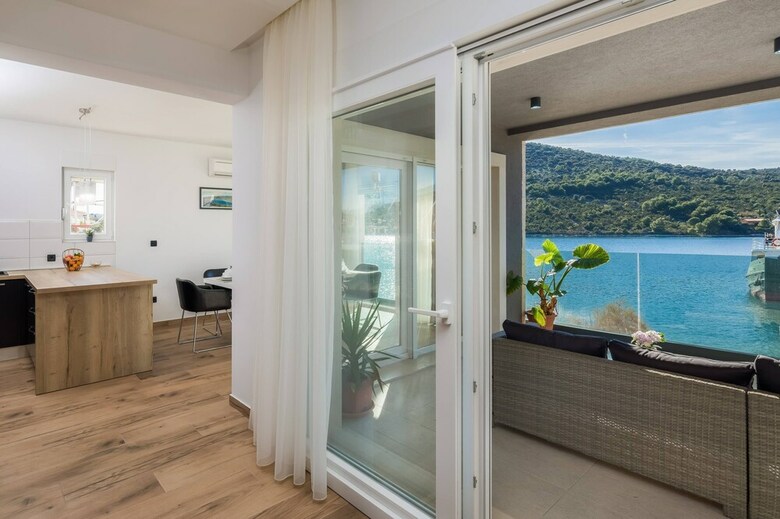 Beachfront Villa Seashell With Pool