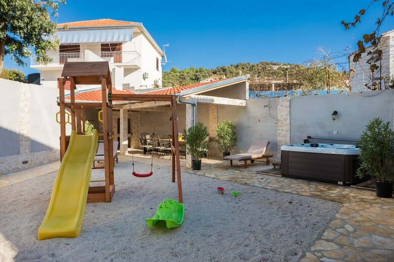 Beachfront Villa Seashell With Pool