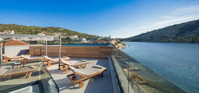 Beachfront Villa Seashell With Pool