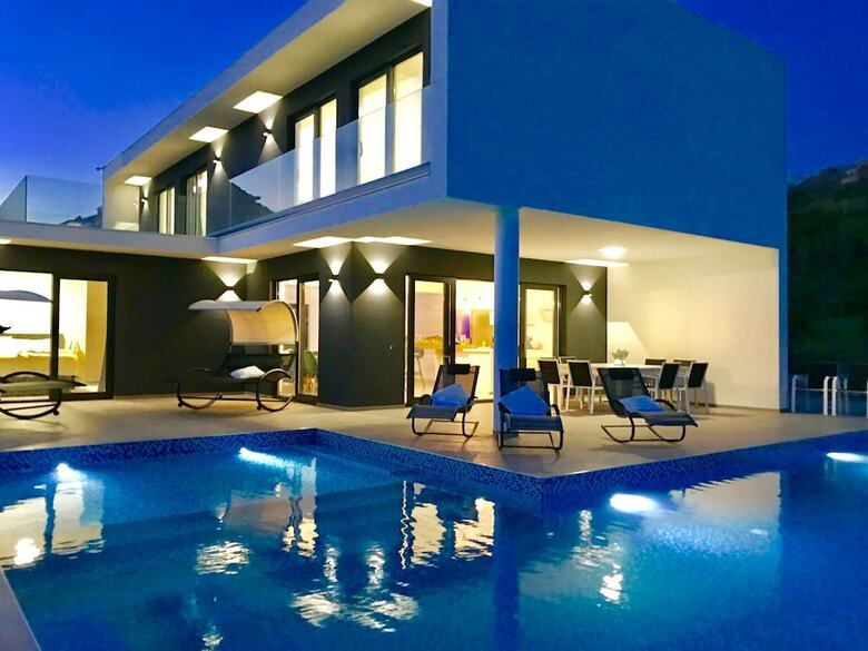 Villa Primavera With Swimming Pool