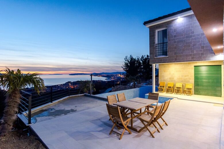 Luxury Villa White Velvet With Pool
