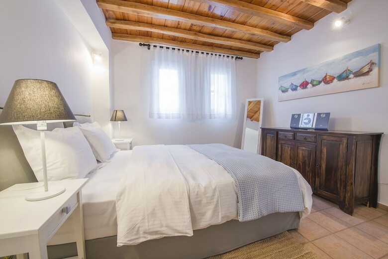Mykonos Psarrou Villa For 18 Persons By Villarentalsgr