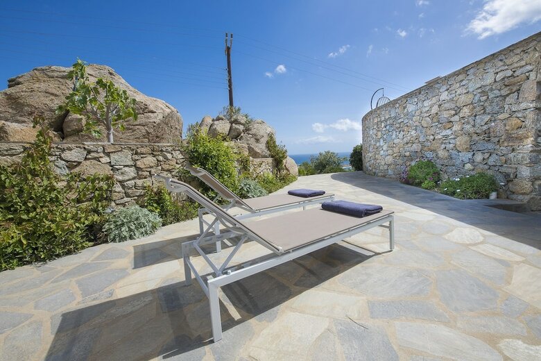 Mykonos Psarrou Villa For 18 Persons By Villarentalsgr