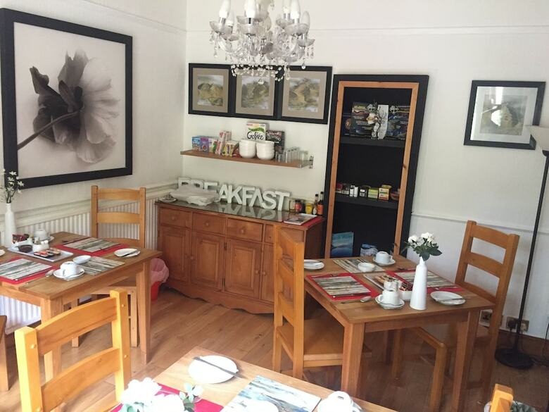 Dolweunydd Bed & Breakfast