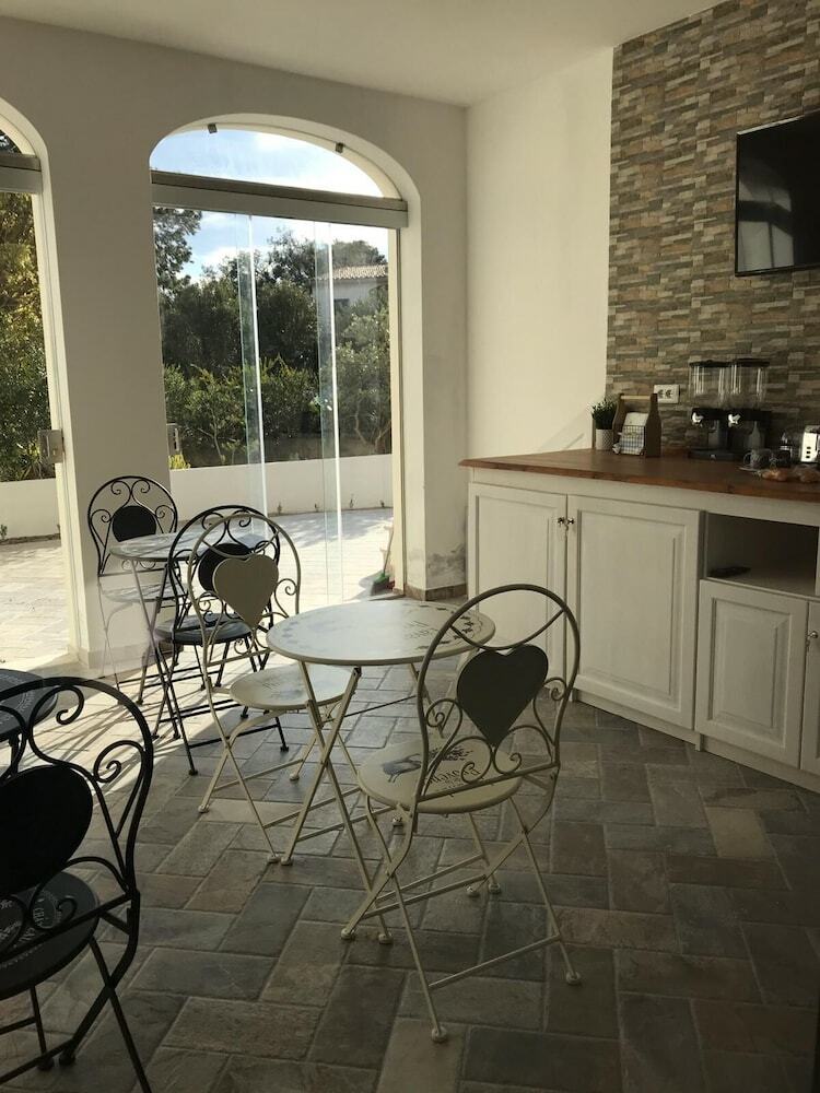 Hotel Acquazzurra Guest House