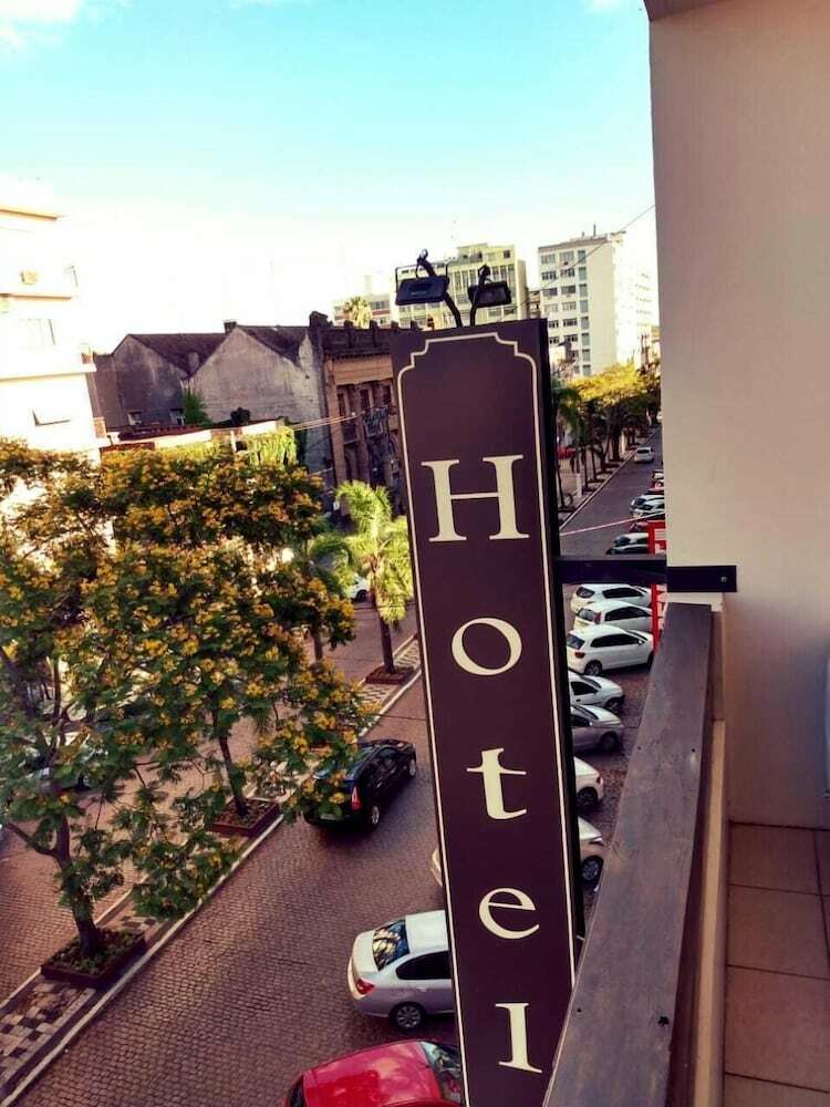 Hotel M�r