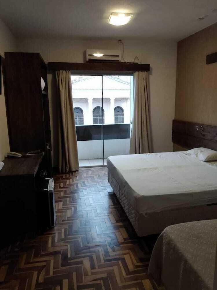 Hotel M�r
