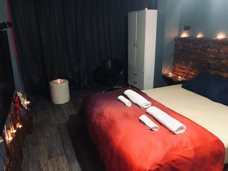 Hostal Zirkon Suit Otel