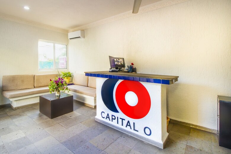 Capital O Hotel Parotas