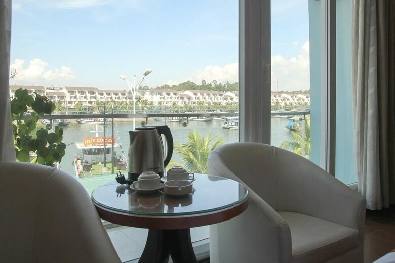 Island Pearl Hotel