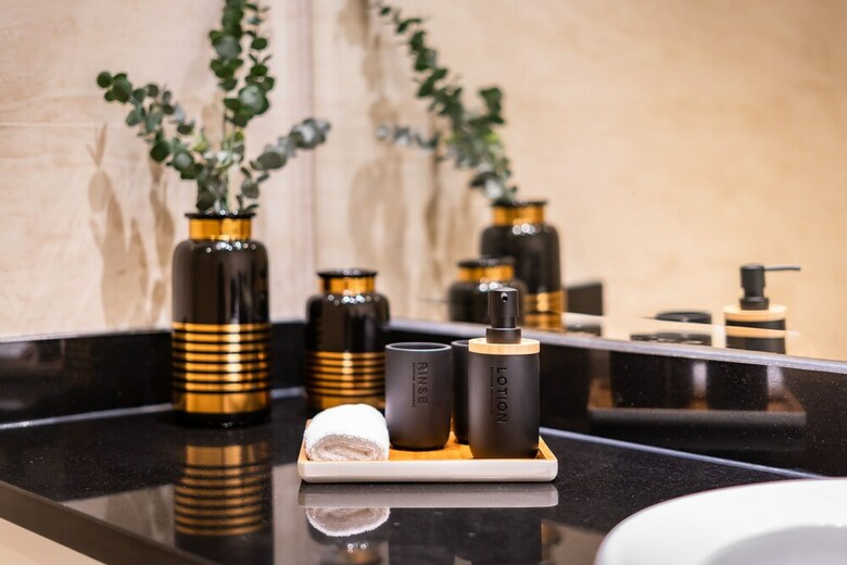 Bed & Breakfast Saigon Suites Collection By Idg In D1