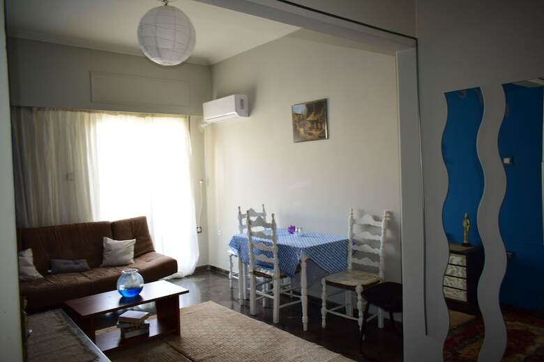 6 People Apartment Near Downtown