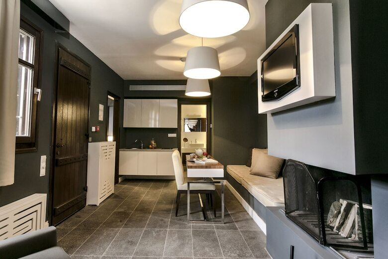 Hotel 12 Months Luxury Resort