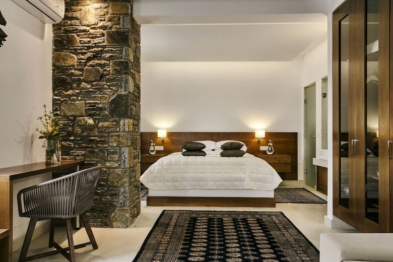 Hotel 12 Months Luxury Resort