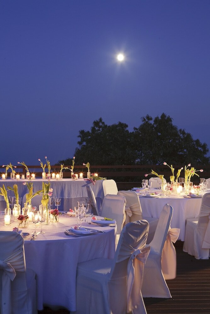 Hotel 12 Months Luxury Resort
