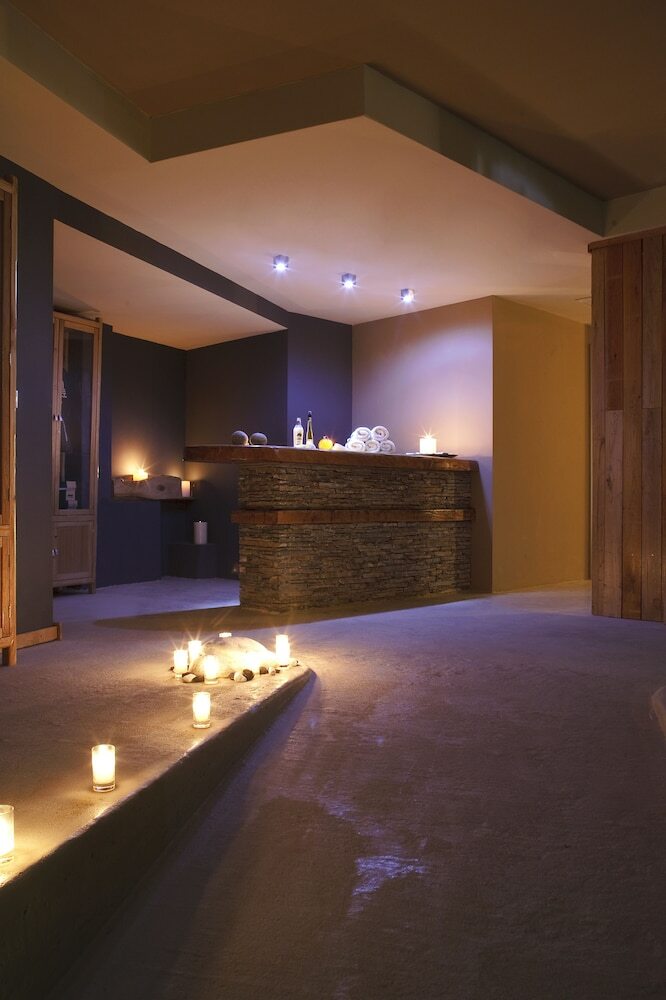Hotel 12 Months Luxury Resort