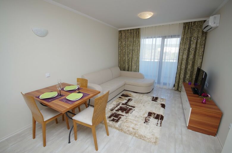Hotel Lily Beach Resort