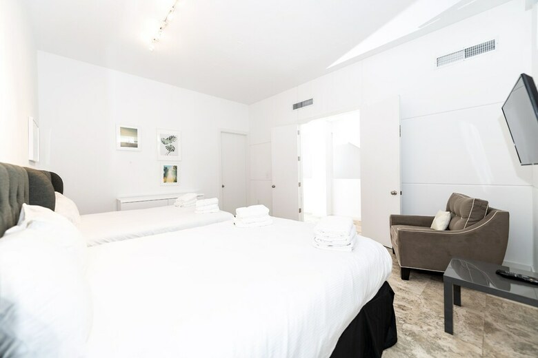 2228 Park 1