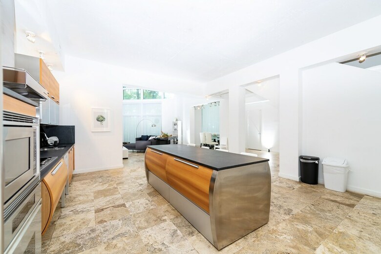 2228 Park 1