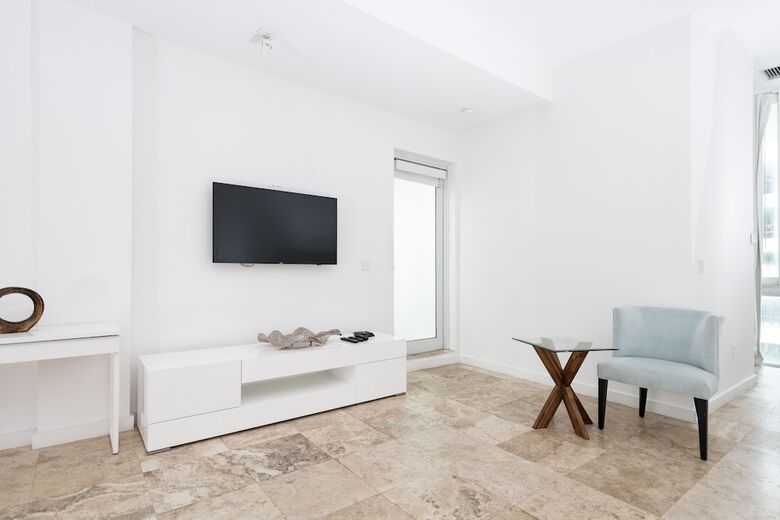 2228 Park 1