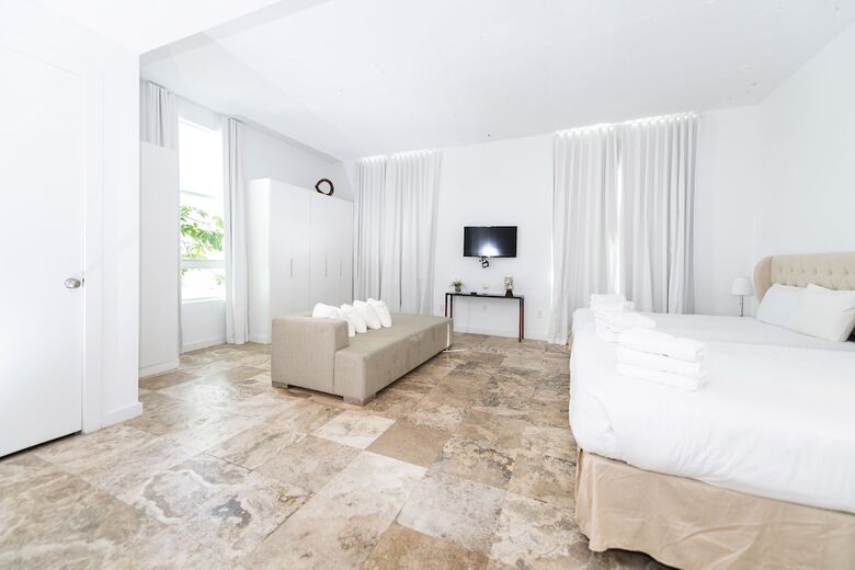 2228 Park 1