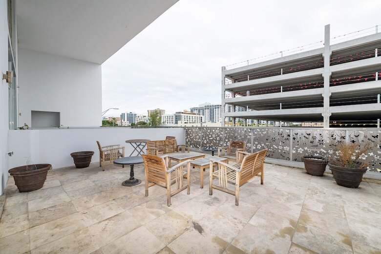 2228 Park 1