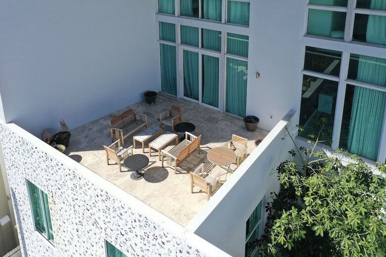 2228 Park 1