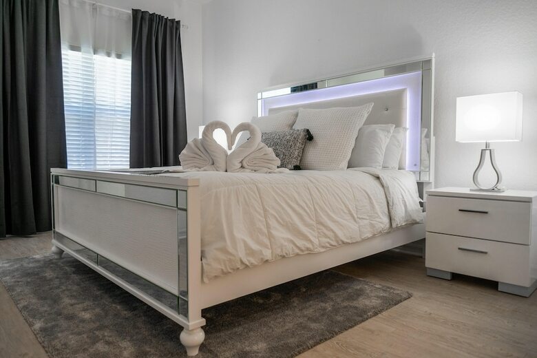 Luxurious Venetian Gem By Orlando Short Term