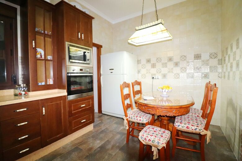 1149 Villa Paquita