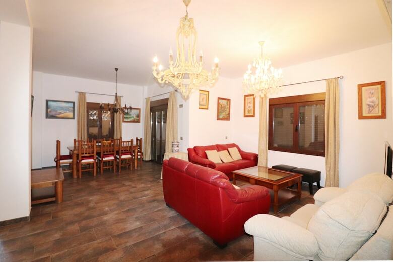 1149 Villa Paquita