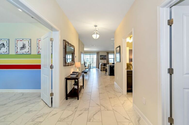 Royal Mansion At Storey Lakes By Orlando Short Term