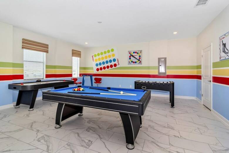 Royal Mansion At Storey Lakes By Orlando Short Term