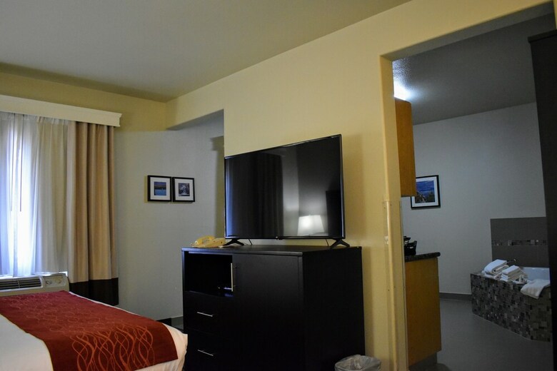 Hotel Comfort Inn & Suites