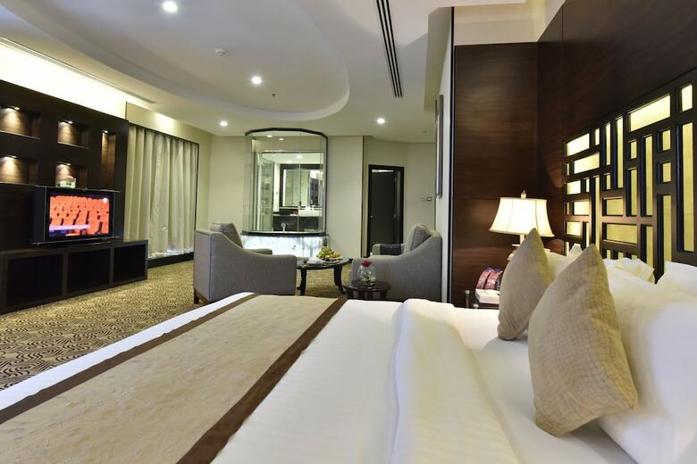 Awaliv International Hotel