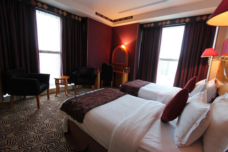 Awaliv International Hotel