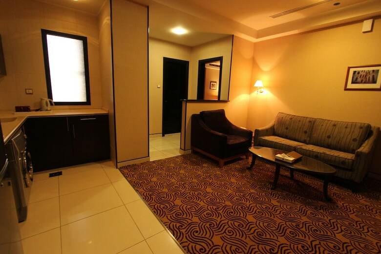 Awaliv International Hotel