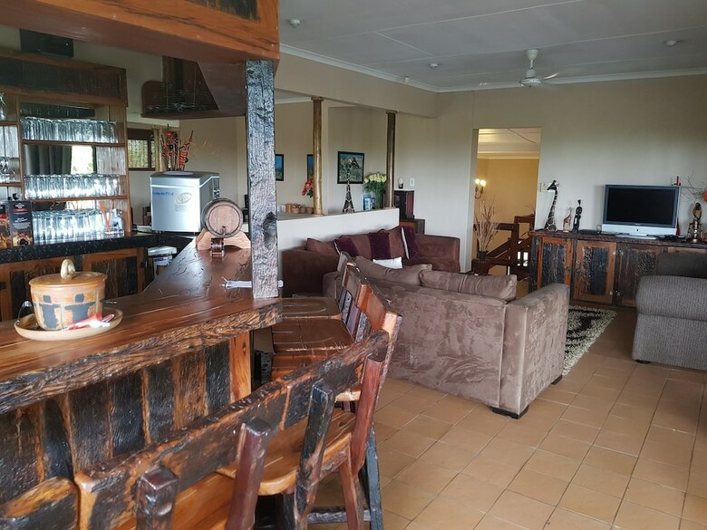 Hotel Ndiza Lodge & Cabanas