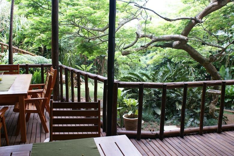 Hotel Ndiza Lodge & Cabanas