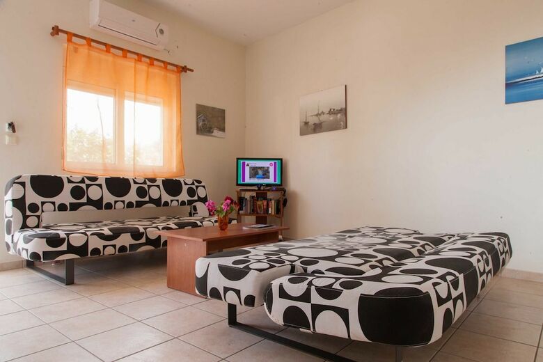 Marianna Apartments