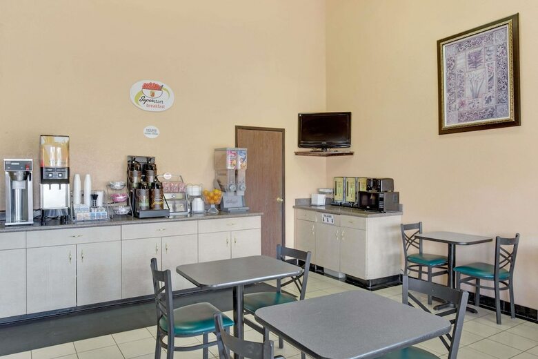Motel Super 8 By Wyndham Tucson Downtown Convention Center