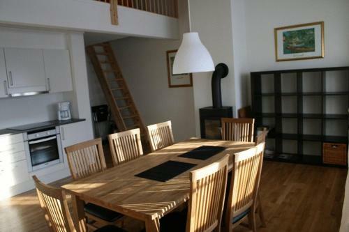 Apartamentos R�ldal Booking