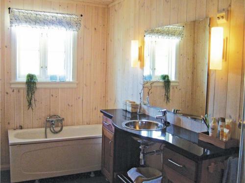 Holiday Home �mli Hillestadheia