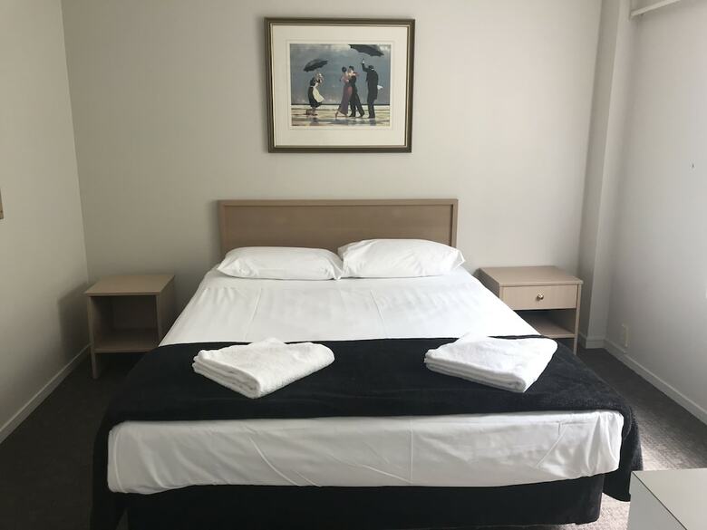 Motel 80
