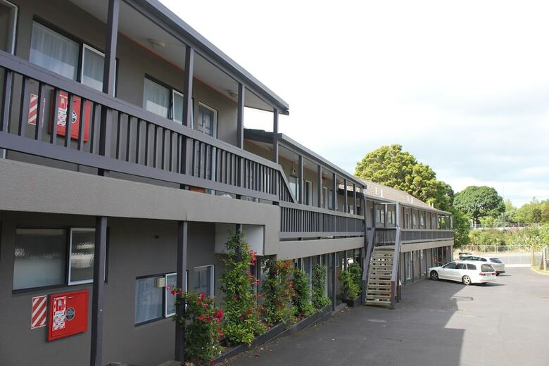 Motel 80